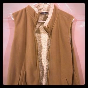 Women’s Croft&Barrow tan vest XL